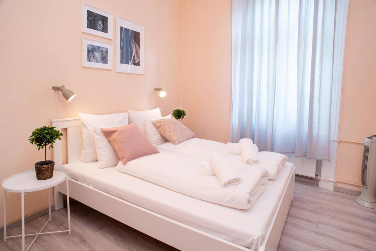 Central And Large Ac Home Away From Home Budapeste Exterior foto