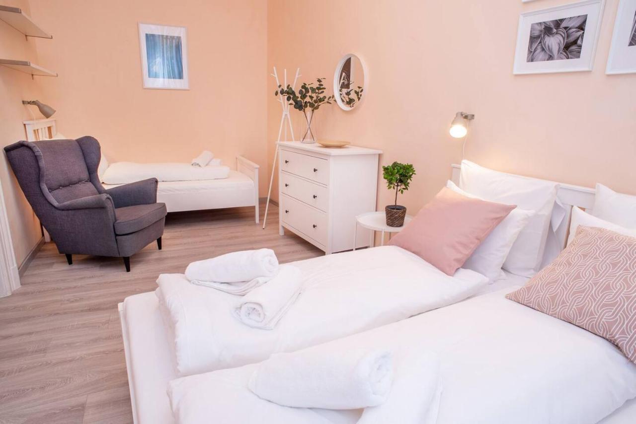 Central And Large Ac Home Away From Home Budapeste Exterior foto