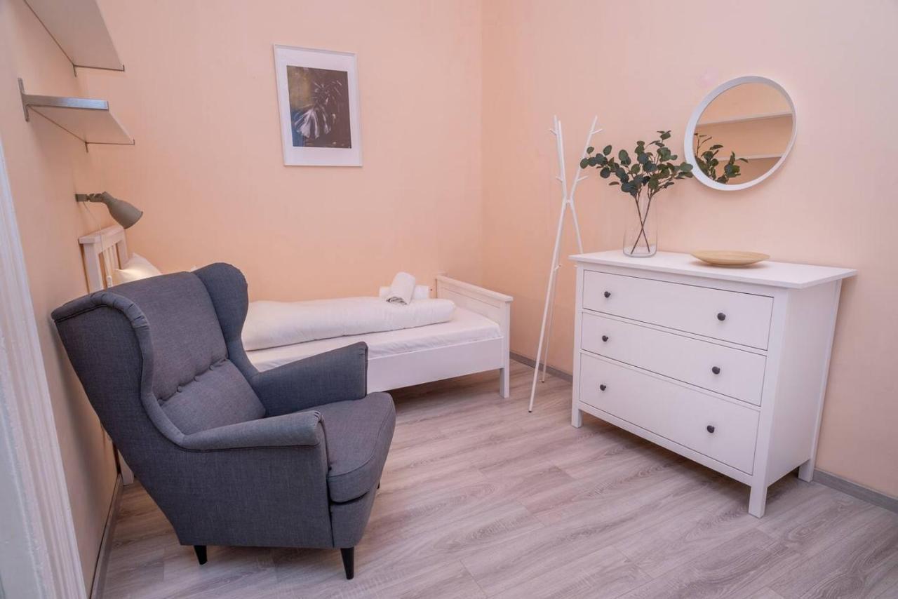 Central And Large Ac Home Away From Home Budapeste Exterior foto