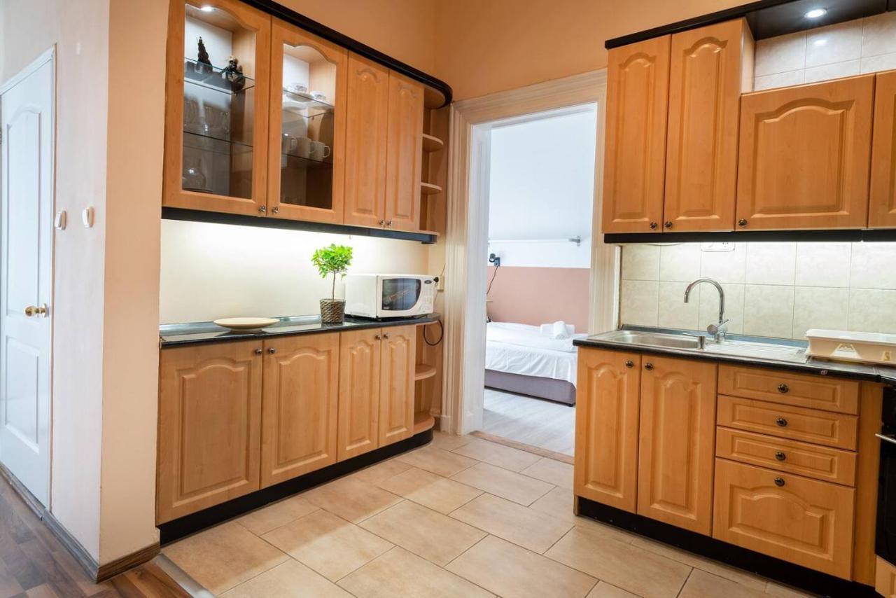 Central And Large Ac Home Away From Home Budapeste Exterior foto