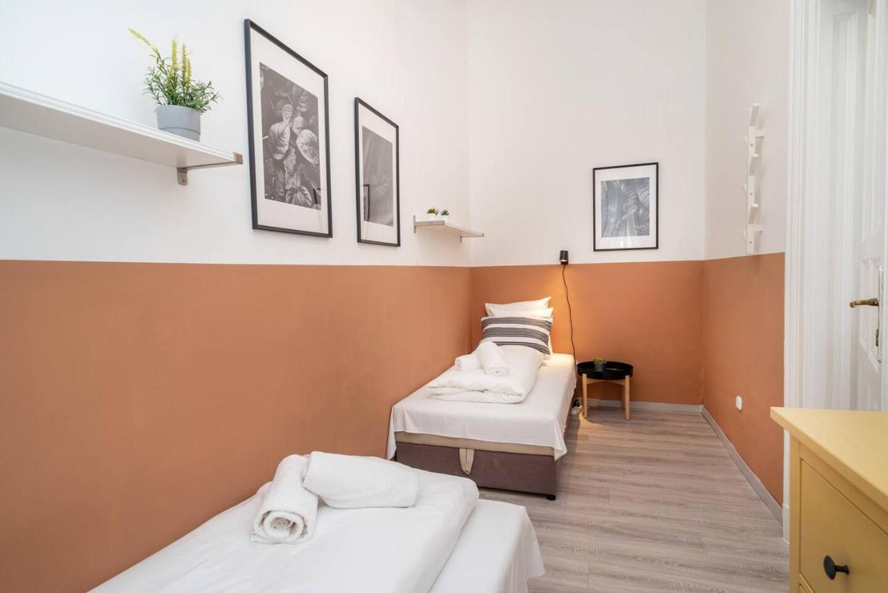 Central And Large Ac Home Away From Home Budapeste Exterior foto